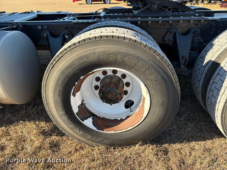 image for item ED5089 2020 International LT625 semi truck