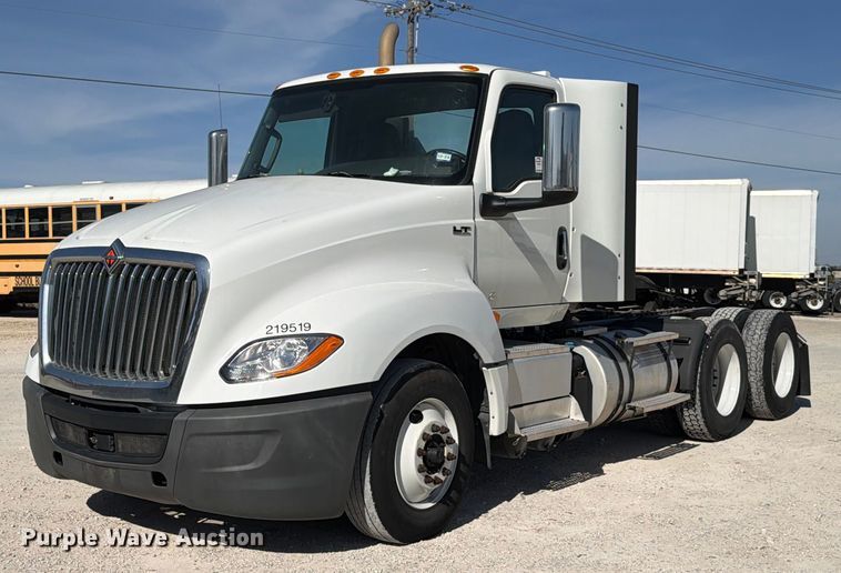 image for item ED5091 2019 International LT625 semi truck