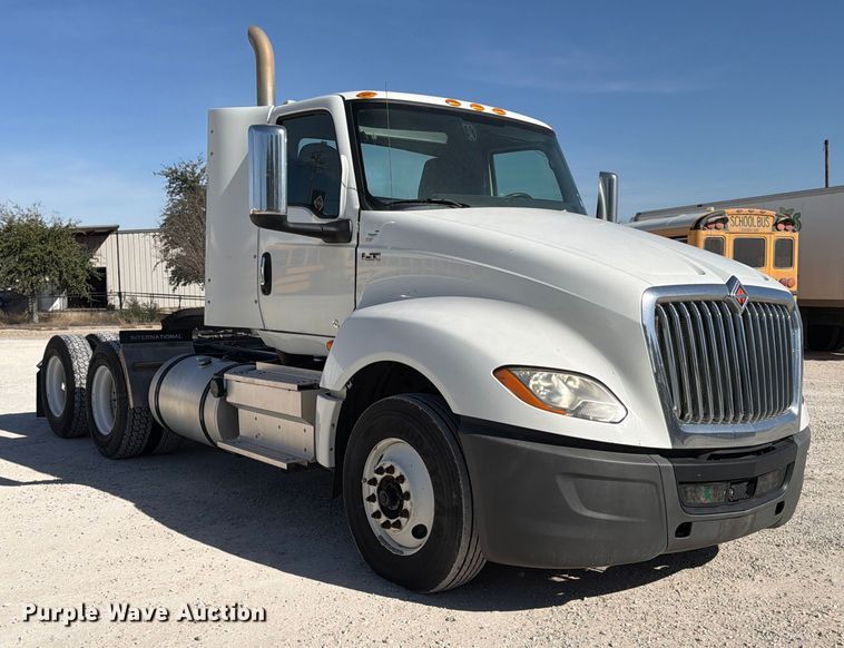 image for item ED5091 2019 International LT625 semi truck