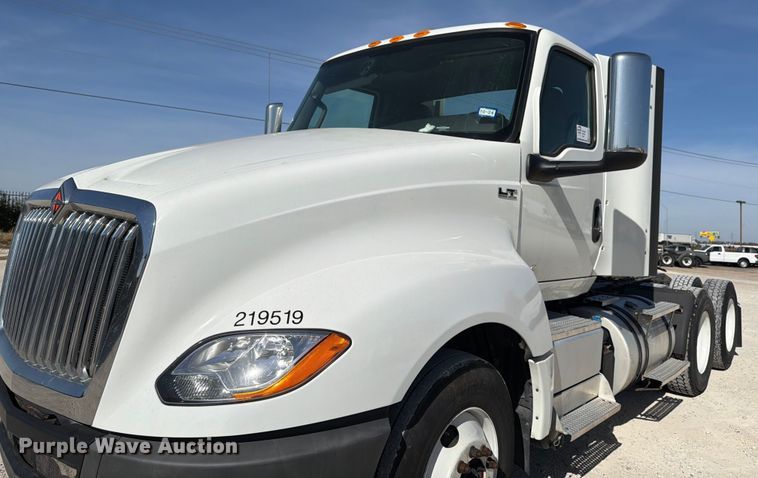 image for item ED5091 2019 International LT625 semi truck