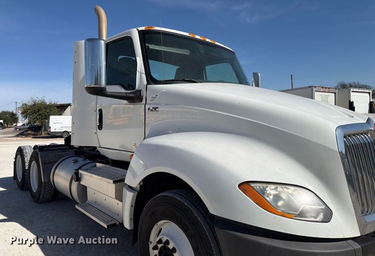 image for item ED5091 2019 International LT625 semi truck