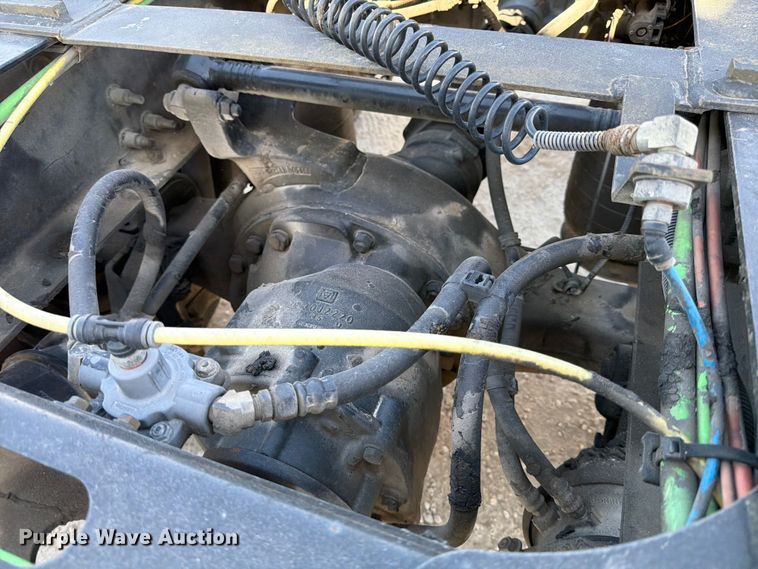 image for item ED5091 2019 International LT625 semi truck