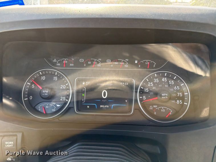 image for item ED5091 2019 International LT625 semi truck