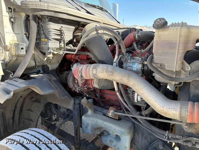 image for item ED5091 2019 International LT625 semi truck