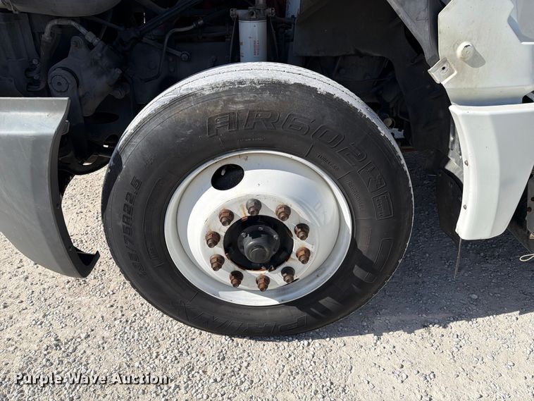 image for item ED5091 2019 International LT625 semi truck