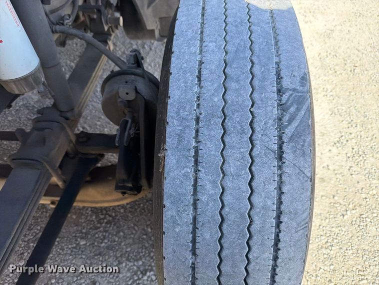 image for item ED5091 2019 International LT625 semi truck