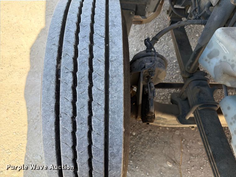 image for item ED5091 2019 International LT625 semi truck