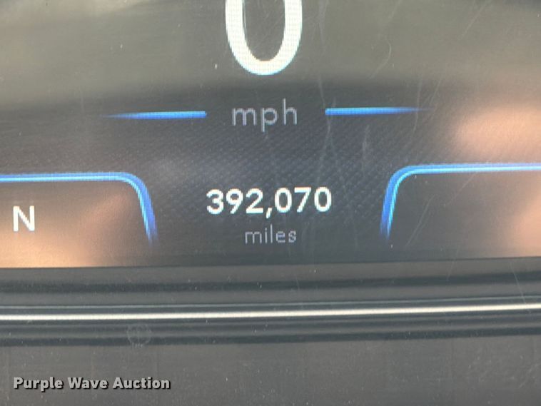 image for item ED5091 2019 International LT625 semi truck