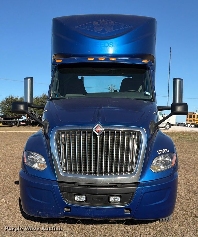 image for item ED5092 2020 International LT625 semi truck