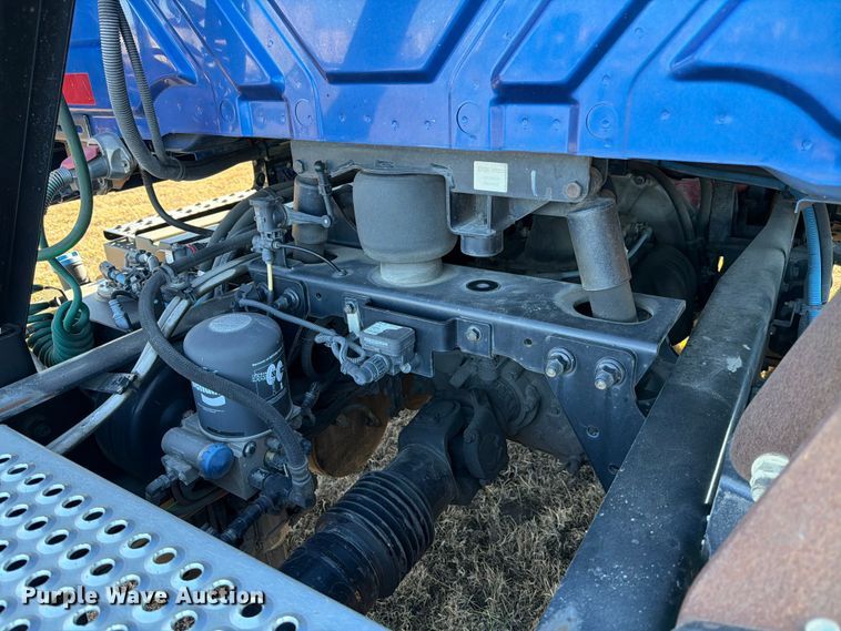 image for item ED5092 2020 International LT625 semi truck