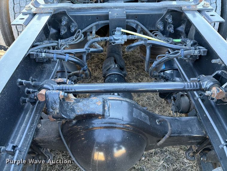 image for item ED5092 2020 International LT625 semi truck