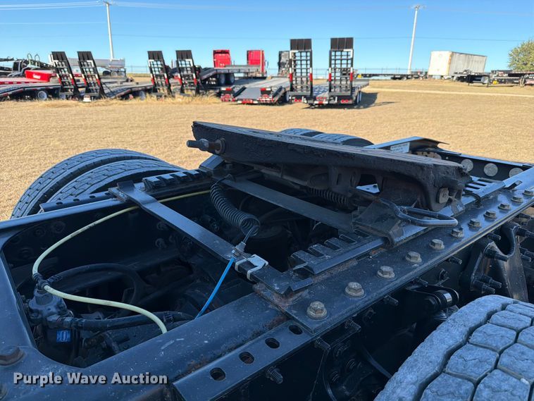 image for item ED5092 2020 International LT625 semi truck