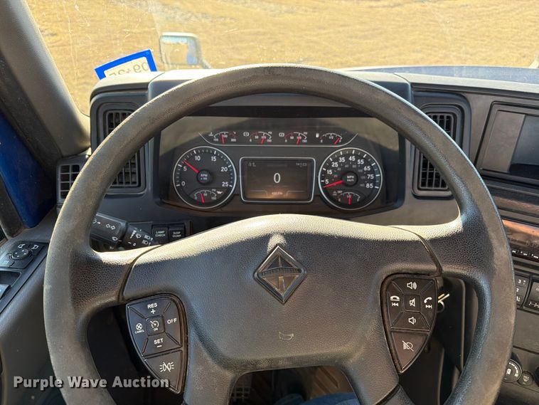 image for item ED5092 2020 International LT625 semi truck