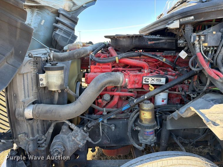 image for item ED5092 2020 International LT625 semi truck