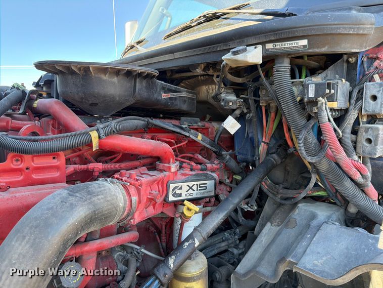 image for item ED5092 2020 International LT625 semi truck