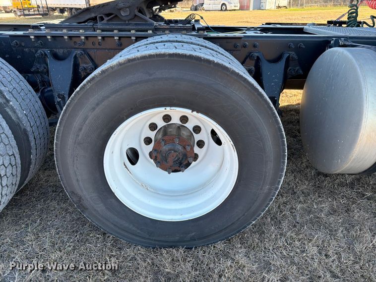 image for item ED5092 2020 International LT625 semi truck