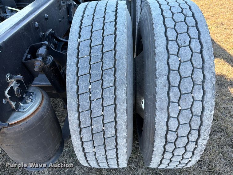 image for item ED5092 2020 International LT625 semi truck