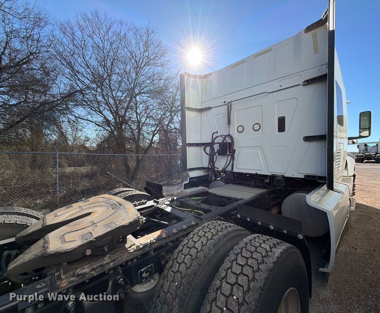 image for item ED5093 2018 International LT625 semi truck