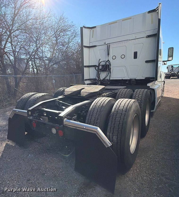 image for item ED5093 2018 International LT625 semi truck