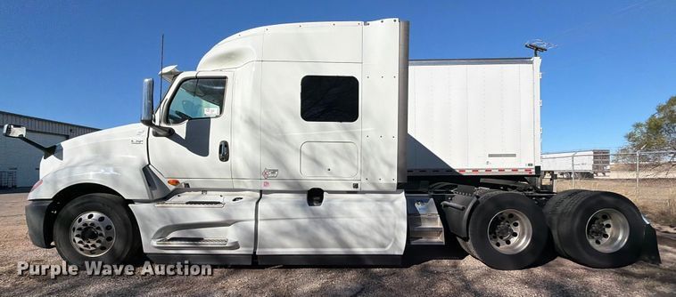 image for item ED5093 2018 International LT625 semi truck