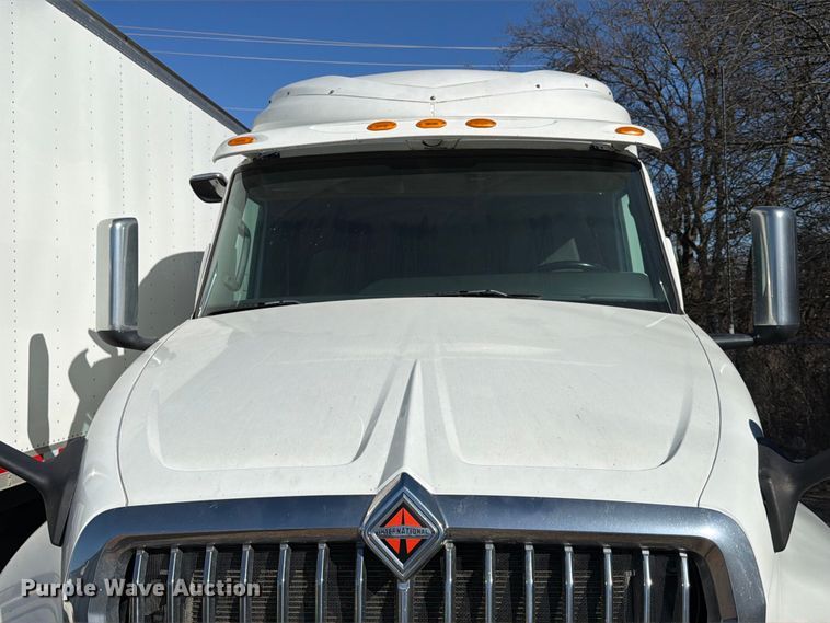 image for item ED5093 2018 International LT625 semi truck