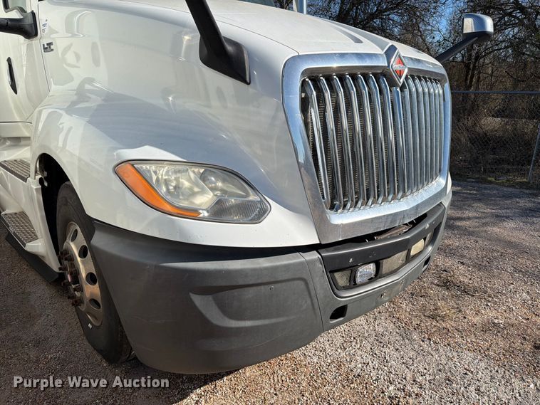 image for item ED5093 2018 International LT625 semi truck