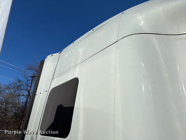 image for item ED5093 2018 International LT625 semi truck