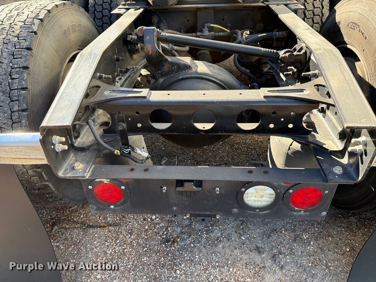 image for item ED5093 2018 International LT625 semi truck