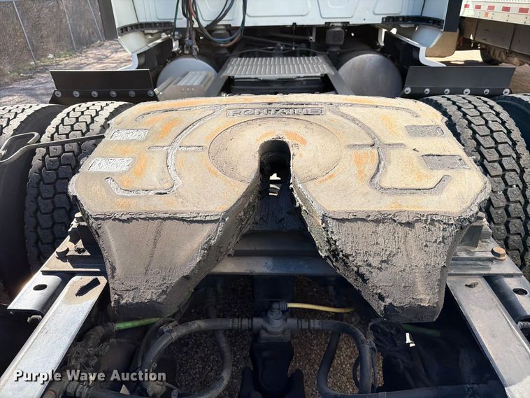 image for item ED5093 2018 International LT625 semi truck