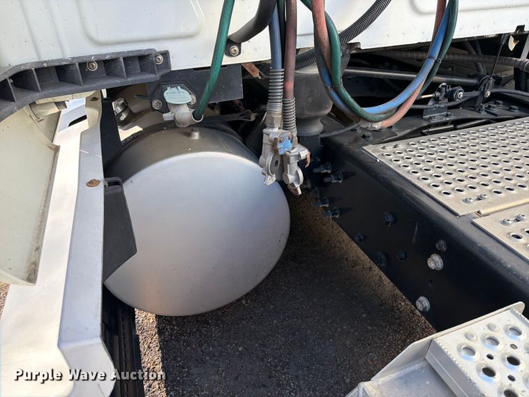 image for item ED5093 2018 International LT625 semi truck