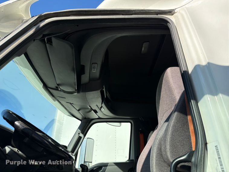 image for item ED5093 2018 International LT625 semi truck