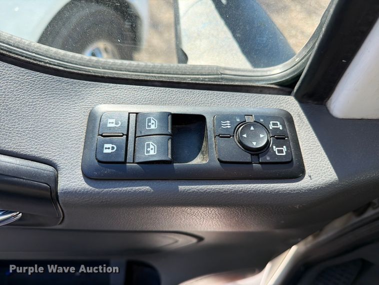 image for item ED5093 2018 International LT625 semi truck