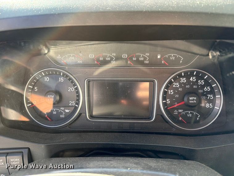 image for item ED5093 2018 International LT625 semi truck