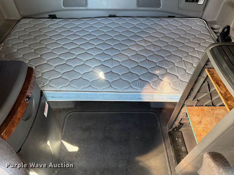 image for item ED5093 2018 International LT625 semi truck