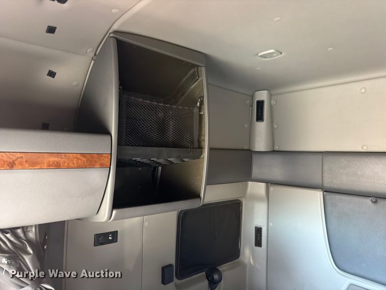 image for item ED5093 2018 International LT625 semi truck