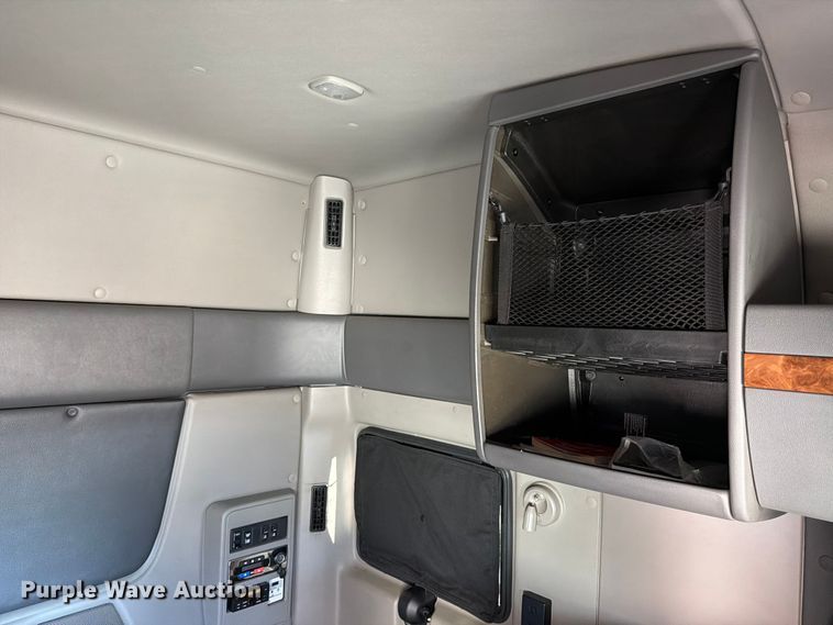 image for item ED5093 2018 International LT625 semi truck