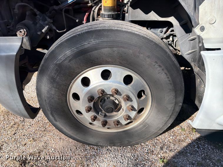 image for item ED5093 2018 International LT625 semi truck