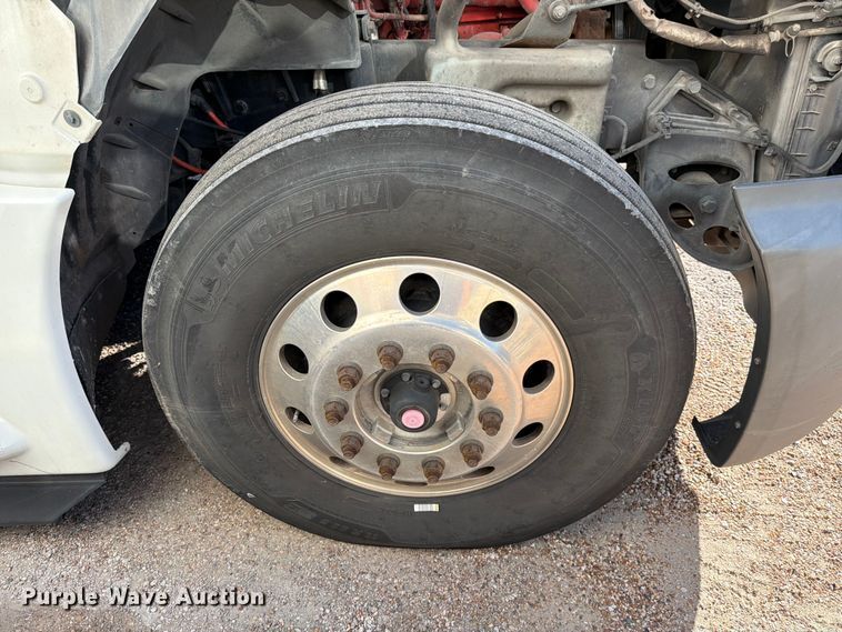 image for item ED5093 2018 International LT625 semi truck