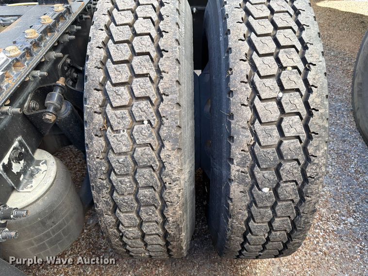 image for item ED5093 2018 International LT625 semi truck