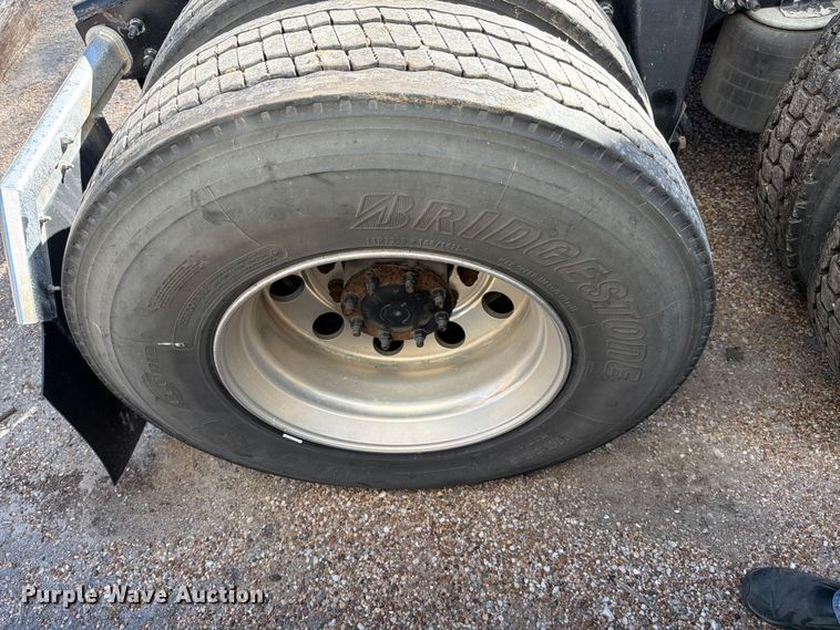 image for item ED5093 2018 International LT625 semi truck