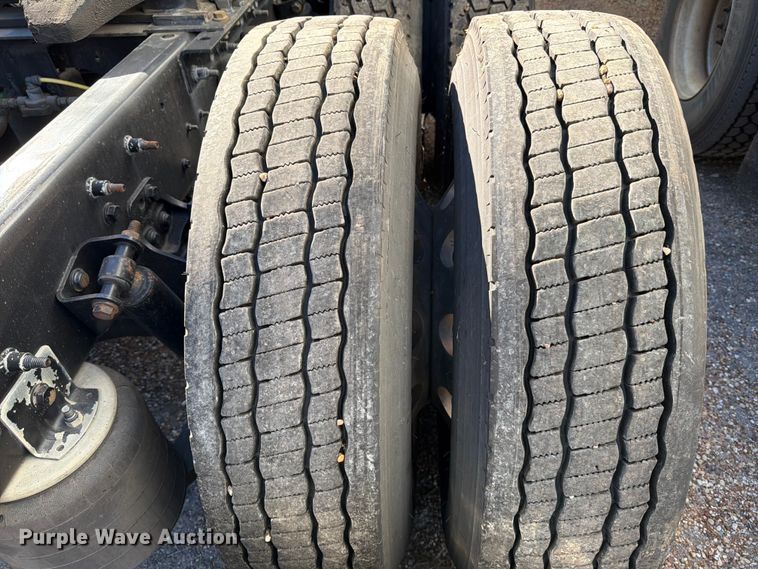 image for item ED5093 2018 International LT625 semi truck