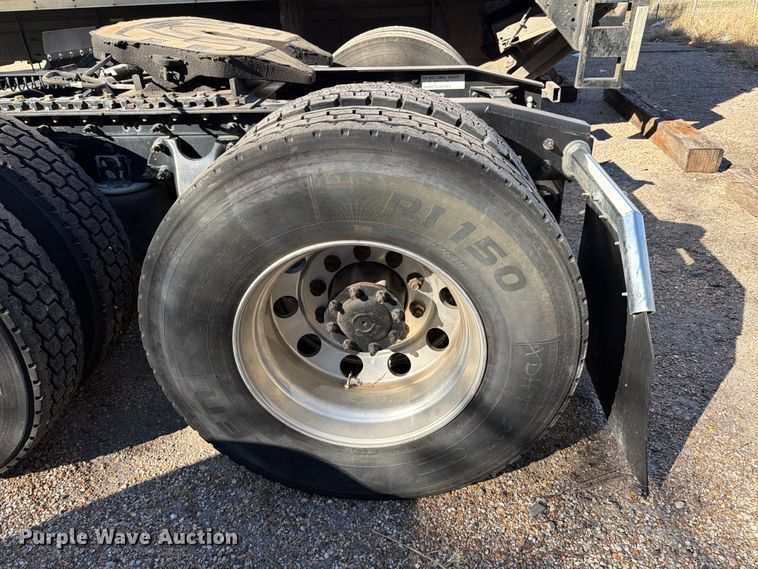 image for item ED5093 2018 International LT625 semi truck