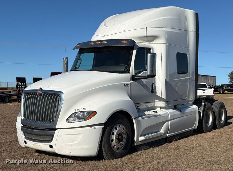 image for item ED5094 2019 International LT625 semi truck