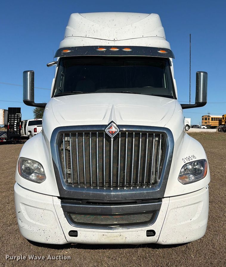 image for item ED5094 2019 International LT625 semi truck