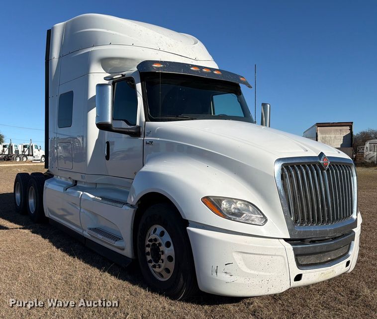 image for item ED5094 2019 International LT625 semi truck
