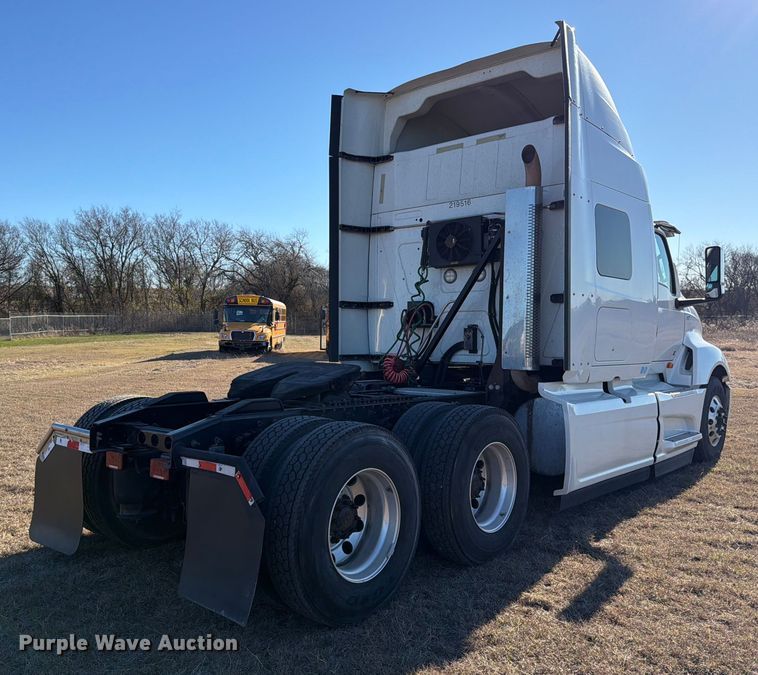 image for item ED5094 2019 International LT625 semi truck