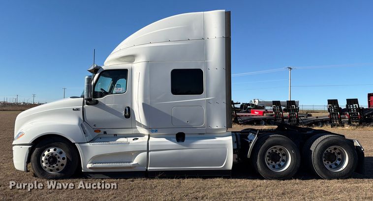 image for item ED5094 2019 International LT625 semi truck