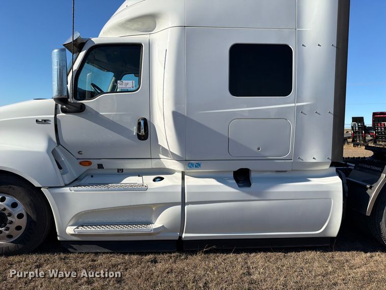 image for item ED5094 2019 International LT625 semi truck