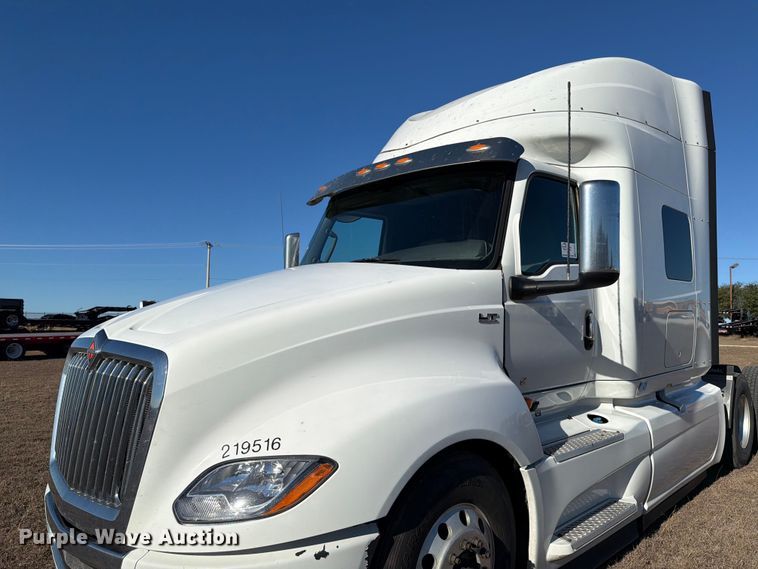 image for item ED5094 2019 International LT625 semi truck