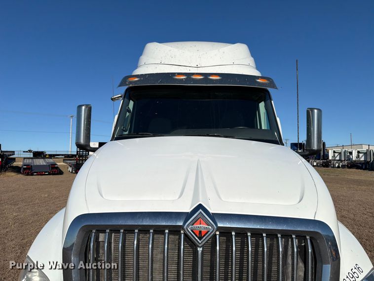 image for item ED5094 2019 International LT625 semi truck